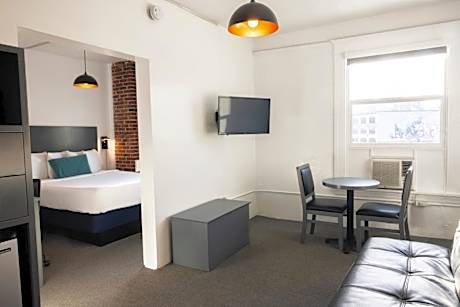 One-Bedroom Suite with Shared Bath