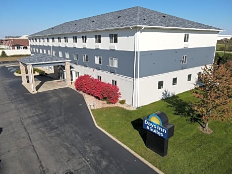 Days Inn & Suites by Wyndham Romeoville