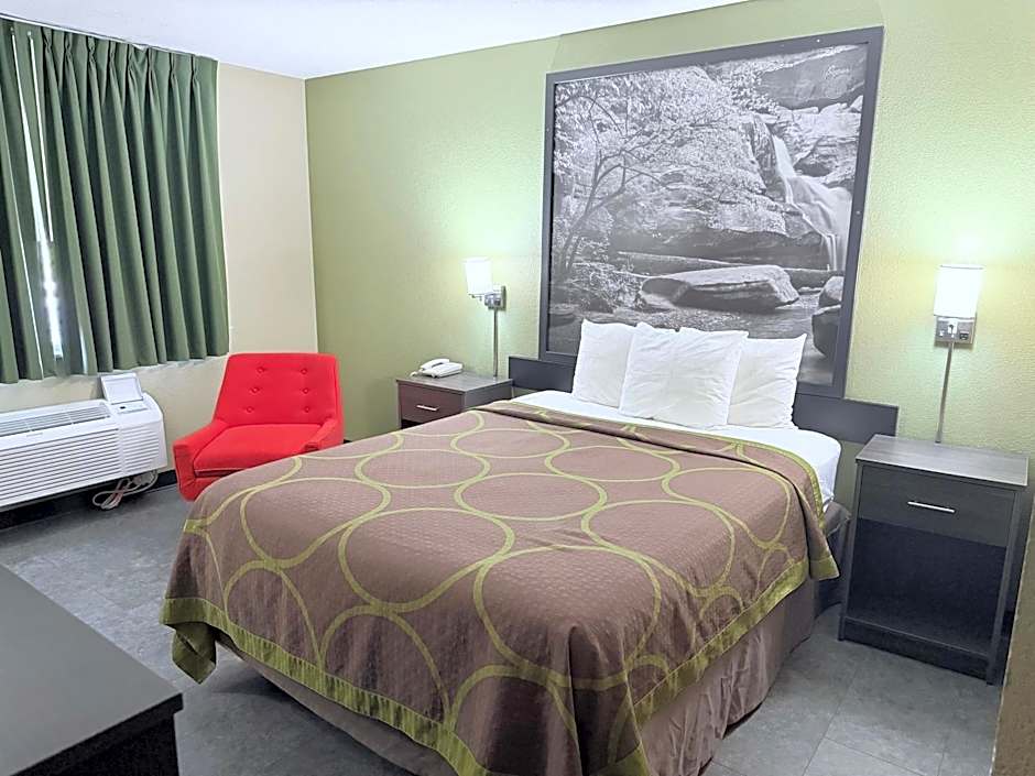 Super 8 by Wyndham Fond Du Lac