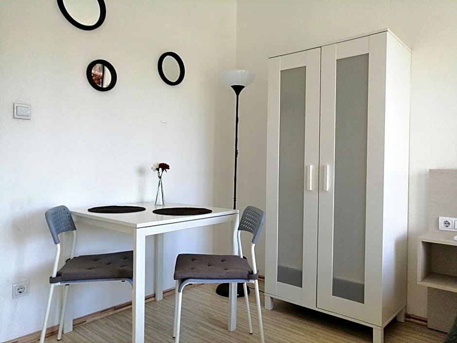 Zoom-Budapest Apartments