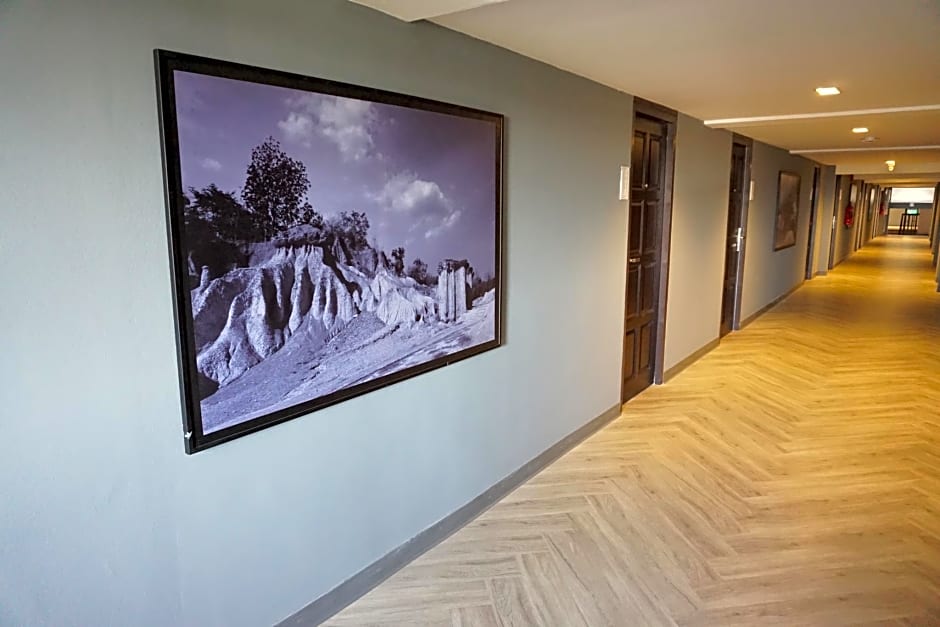 TARIS ART HOTEL PHRAE