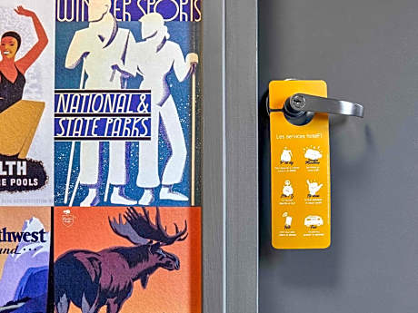 Tandem Double Room with Shared Bathroom