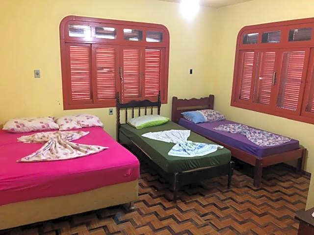 Bela casa, com internet, piscina e churrasqueira para descansar e desfrutar, dias de paz