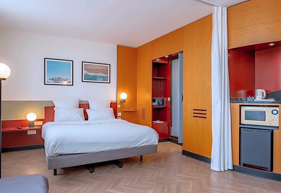 B&B HOTEL Calais Terminal Cité Europe 4 étoiles