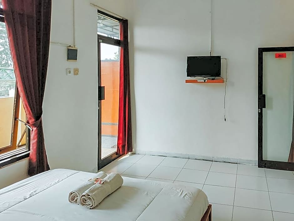 De Luck Homestay near Alun Alun Sidoarjo