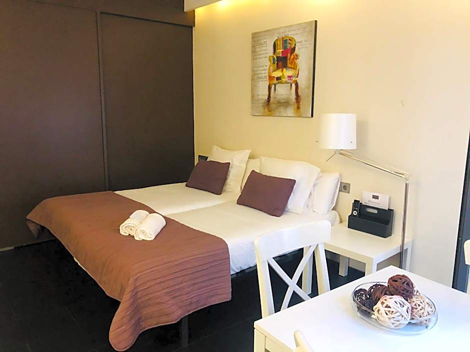 Barcelona Fifteen central Aparthotel