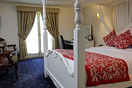 Suite-1 Double Bed, Non-Smoking, Four-Poster Bed, Superior Room