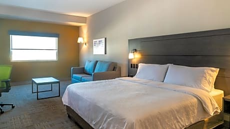 1 King Suite