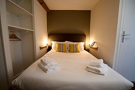 Double room-Comfort-Ensuite with Bath-Mountain View