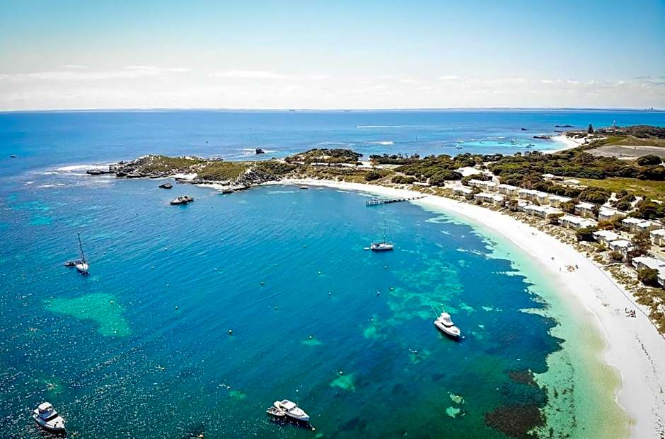 2BDR 1BTH - James Street Magic