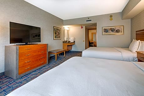 One-Bedroom Queen Suite with Two Queen Beds - Mobility and Hearing Access/Non-Smoking