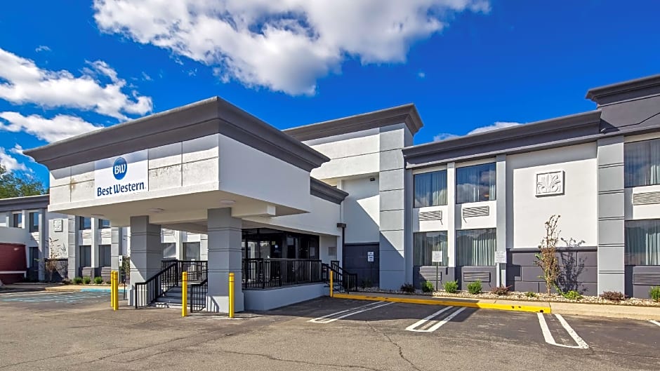 Best Western Paramus Hotel & Suites