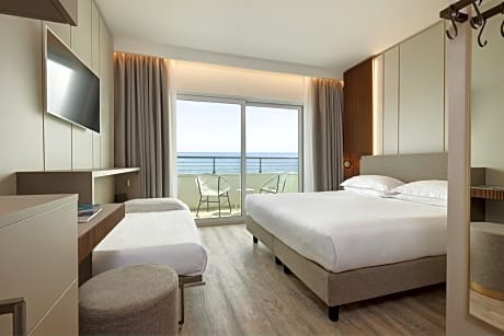 Double Room with Extra Bed and Sea View