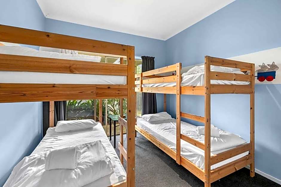 Cowrie House Ocean Views 500m to Beach