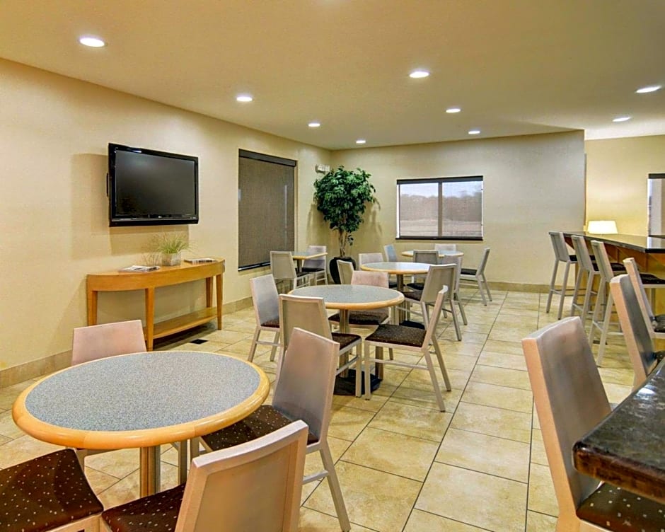 Comfort Suites Lindale - Tyler North