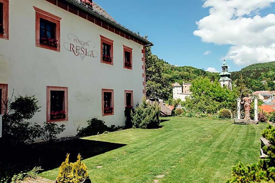 Resla Residence I, II, & Wellness