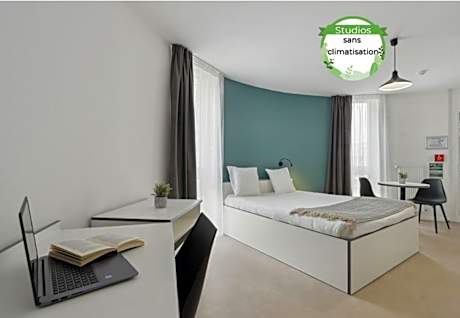 Large Standard Studio (Double Bed)