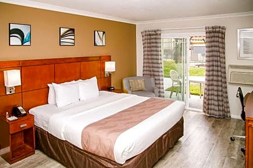 Quality Inn & Suites Thousand Oaks - US101