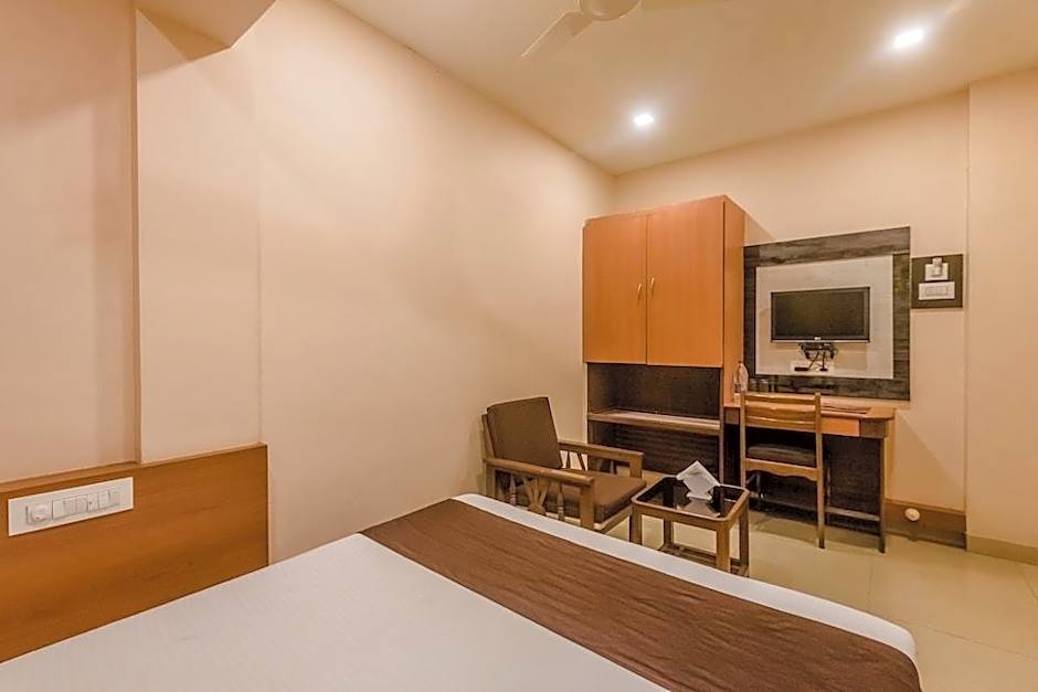 OYO Hotel Sarovar Grand