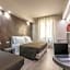 Astoria Deluxe rooms