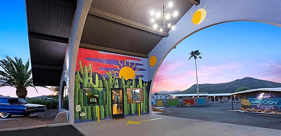 Hotel McCoy - Art, Coffee, Beer, Wine