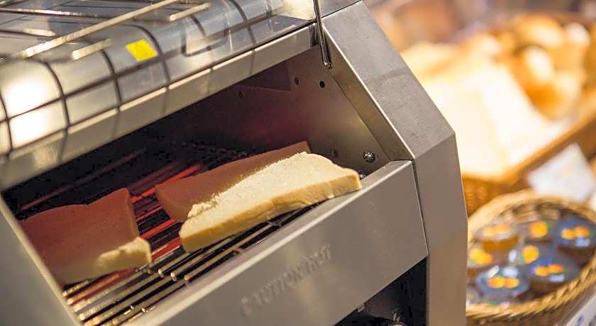 Airline Inn - Kaohsiung Station 