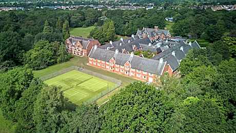 DoubleTree by Hilton St. Anne's Manor