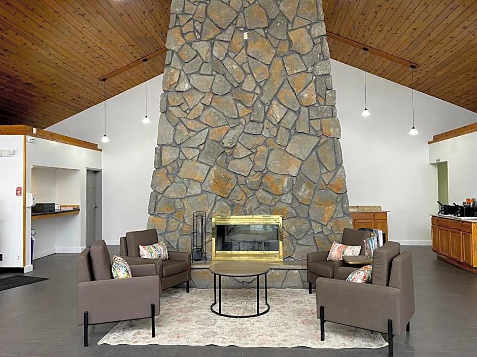 Comfort Inn & Suites Syracuse-Carrier Circle