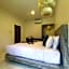 Lanta Buddy Resort , Long Beach