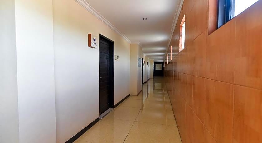 RedDoorz Plus near Mall Bali Galeria 2