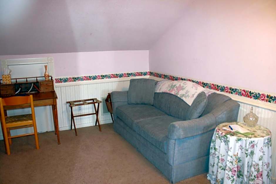 Woodrow House Bed & Breakfast