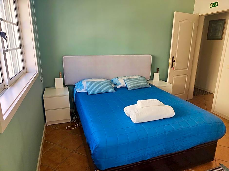 Vagueira Guest House & Beach Hostel