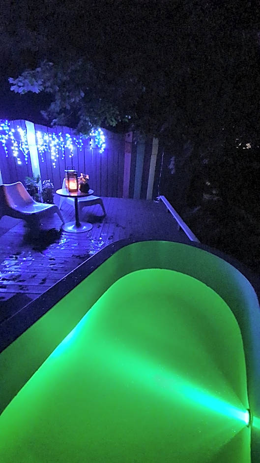 VIP Red Love house for 2