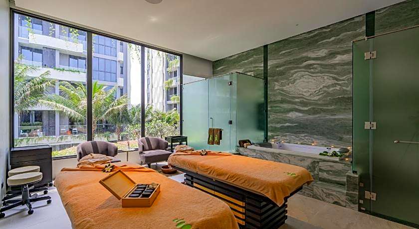 La Green Hotel & Residence