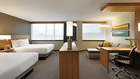 Two Queen Beds (with sofa bed)