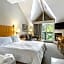 Pinnacle Hotel Whistler