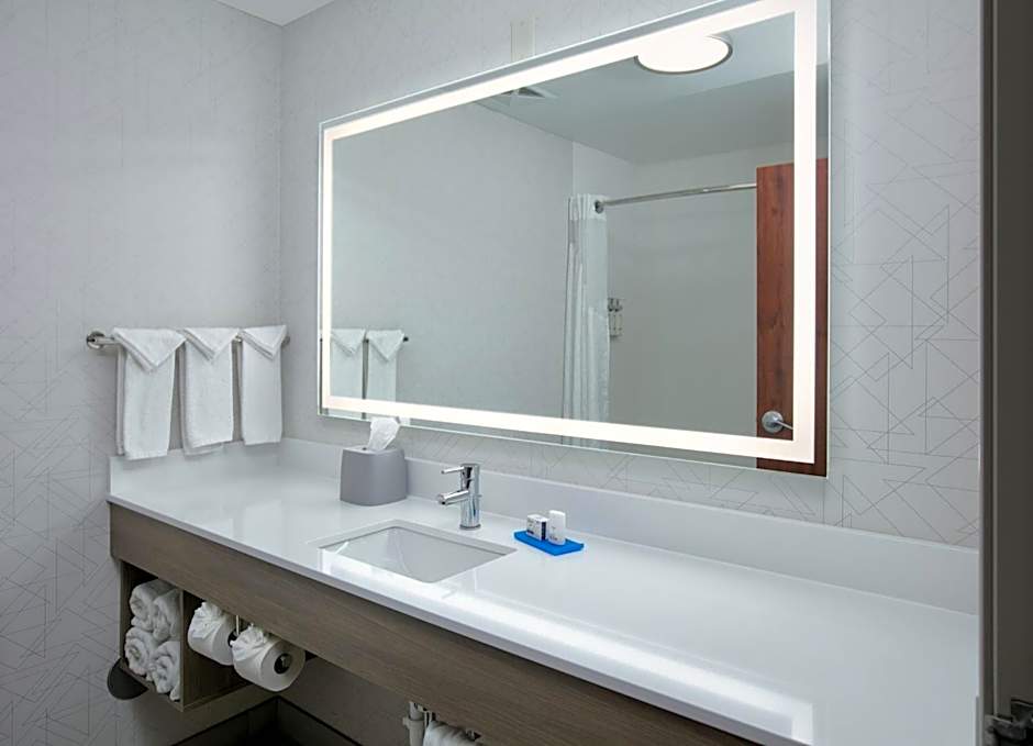 Holiday Inn Express Hotel & Suites Shakopee By IHG