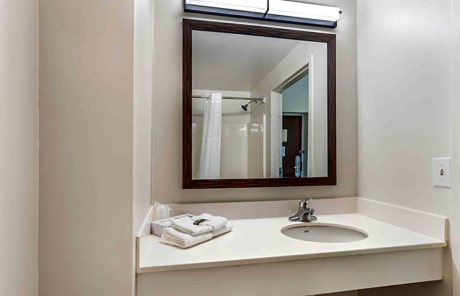 Extended Stay America Suites - Long Island - Melville