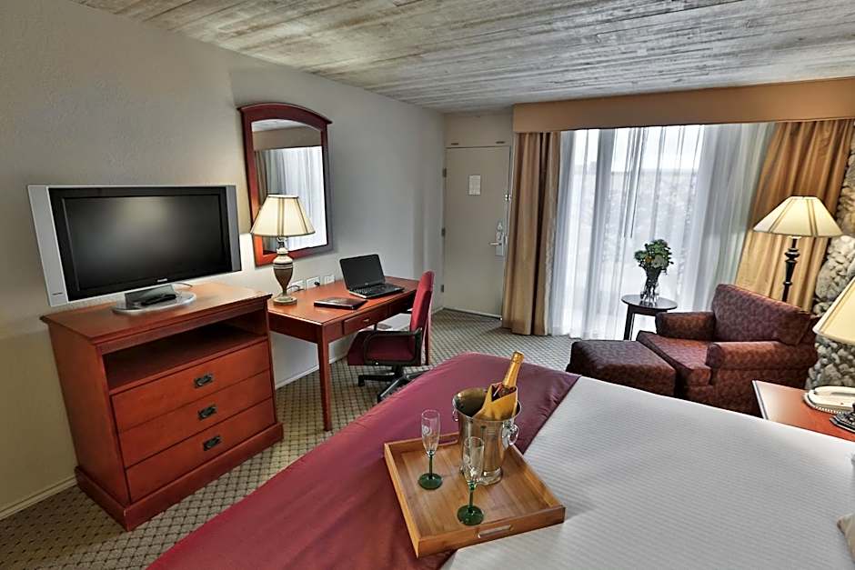 Inn Of The Hills Hotel And Conference Center