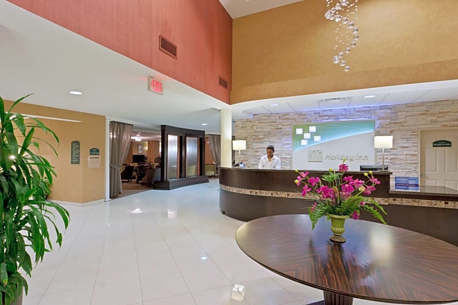 Armoni Inn & Suites