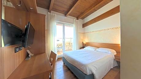 Suite with Spa Access