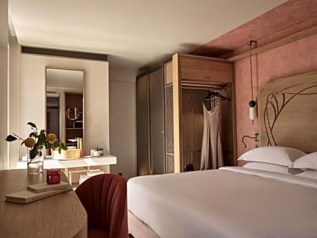 Junior Suite with Outdoor Jacuzzi