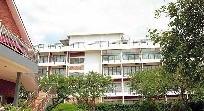 Thongs Inn Hotel Kualanamu