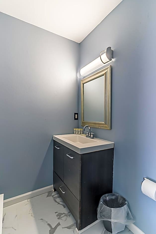 Boardwalk Hotel Charlee & Apartments Beach Hotel Oceanfront