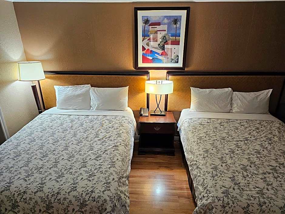 Parkway Motel & European Lodges