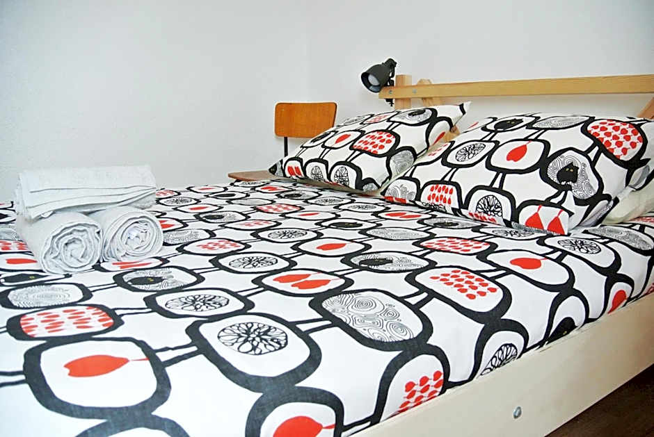 Nazaré Hostel - Rooms & Dorms