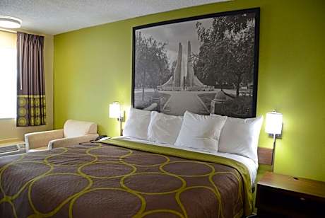 King Room - Disability Access - Non-Smoking