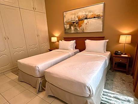 Family One-Bedroom Apartment Twin