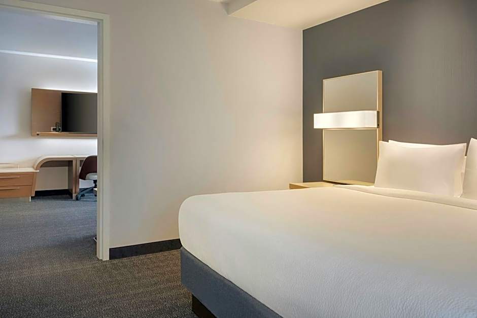Courtyard by Marriott Redwood City