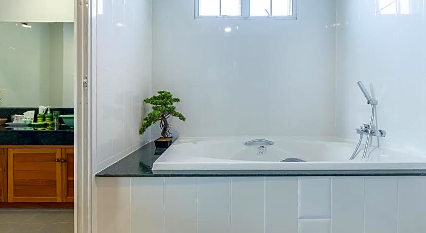 Kanchanaburi City Hotel